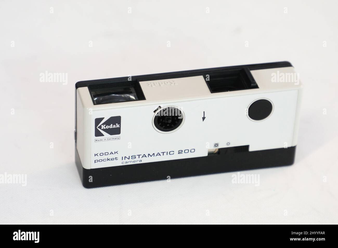 kodak instamatic 200 camera
