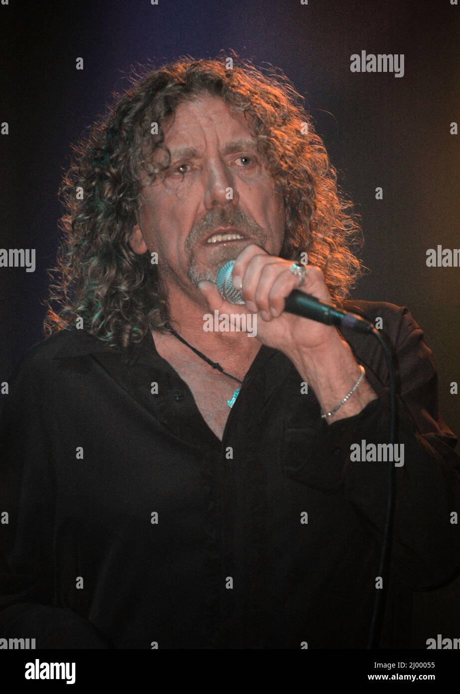 Robert Plant, JJB Puma Arena, V2005, Hylands Park, Chelmsford, Essex, Britain - 20 August 2005 Stock Photo