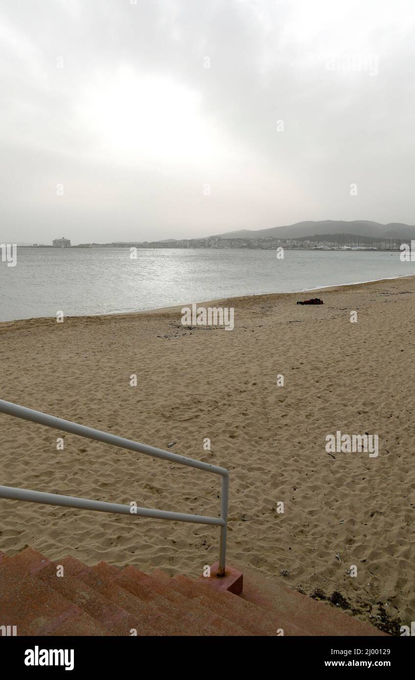 Palma de Mallorca, Spain. March 15, 2022. The Celia storm carries a cloud of dust from the Sahara to the entire country of it. Images of the city of Palma de Mallorca covered in suspended dust. Joan Llado / Alamy Live news Stock Photo