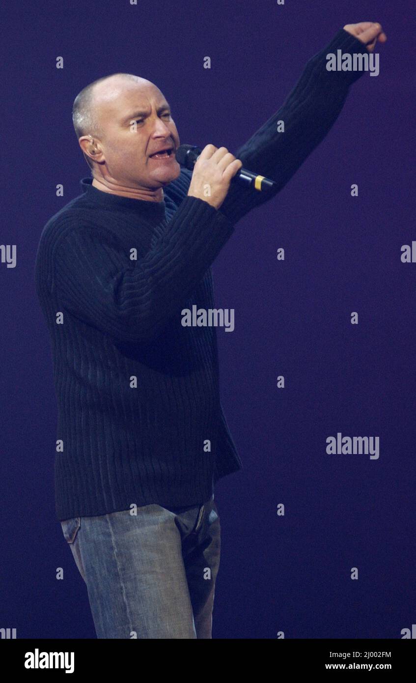 Phil Collins 2002 Hi res Stock Photography And Images Alamy phil-collins-2002-hi-res-stock-photography-and-images-alamy