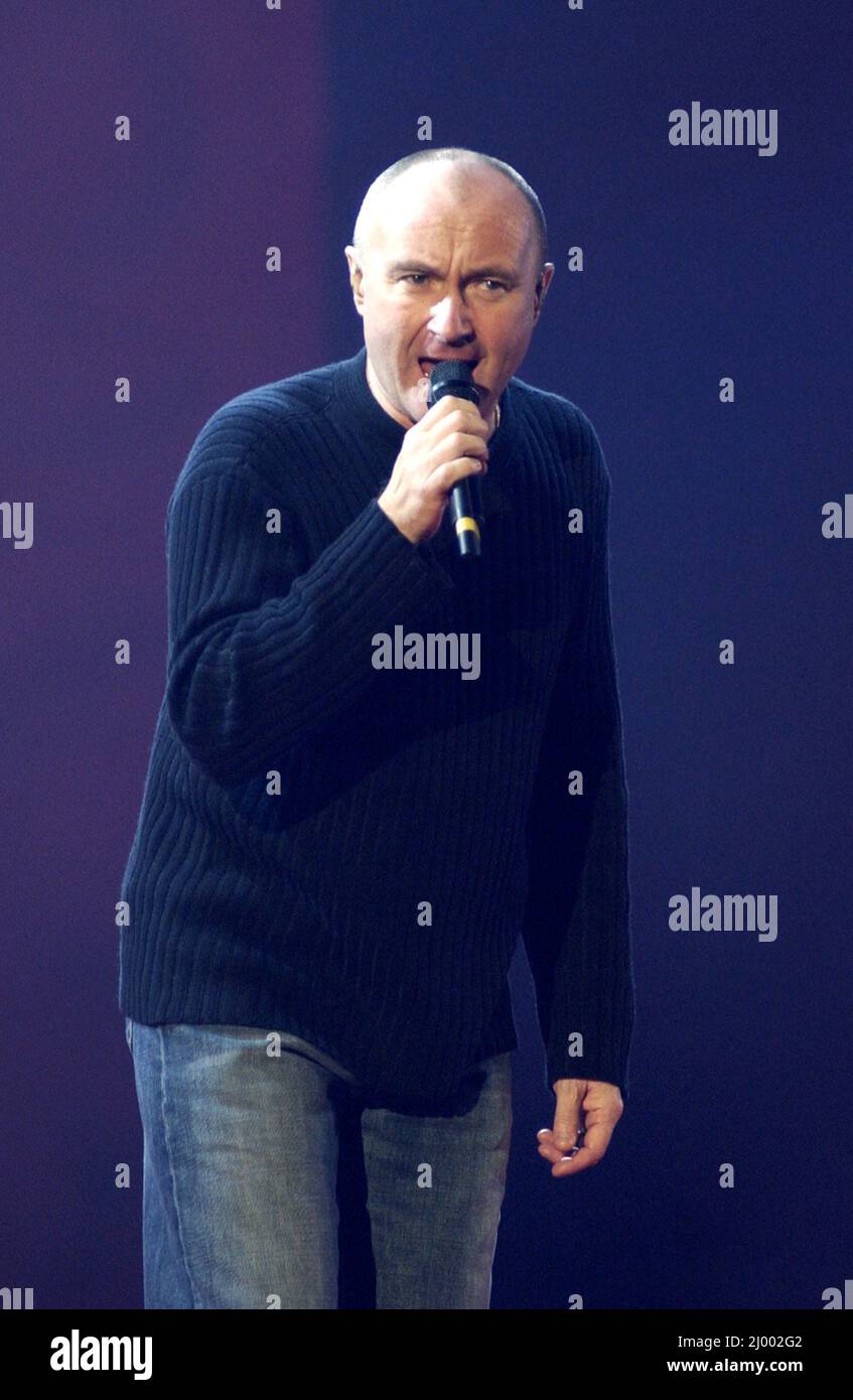 Phil Collins 2002 Hi res Stock Photography And Images Alamy phil-collins-2002-hi-res-stock-photography-and-images-alamy