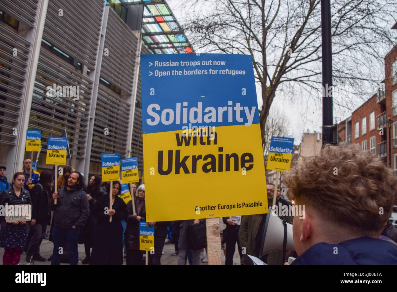 London, UK. 15th March 2022. Protesters gathered outside the Home Office in solidarity with Ukraine and called on the UK Government to waive visa requirements for Ukrainian refugees. Credit: Vuk Valcic/Alamy Live News Stock Photo