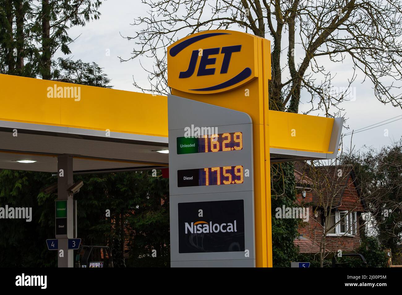 Aylesbury, Buckinghamshire, UK. 15th March, 2022. Drivers were paying 162.9 per litre for petrol