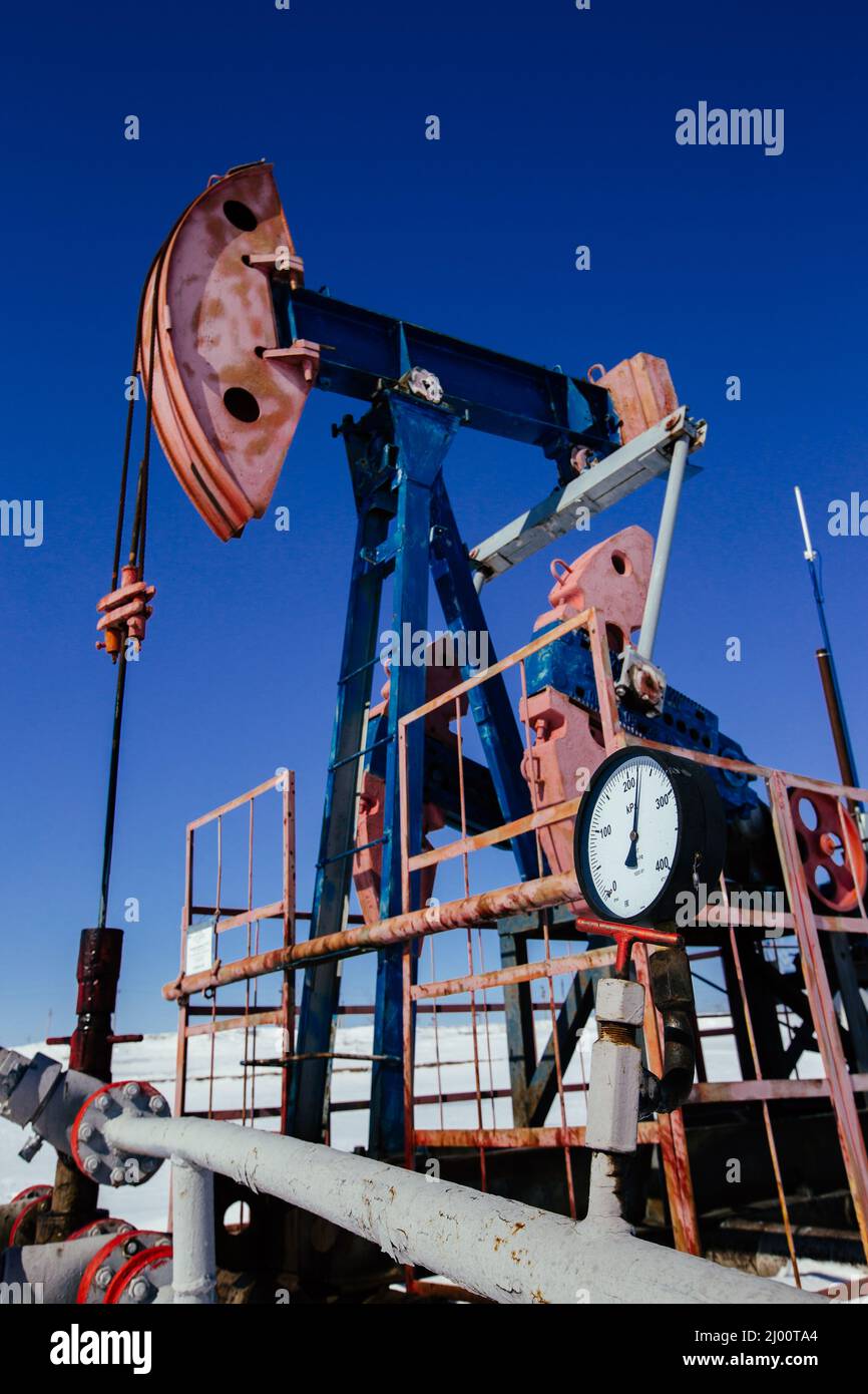 Drill pipe pressure gauge hi-res stock photography and images - Alamy