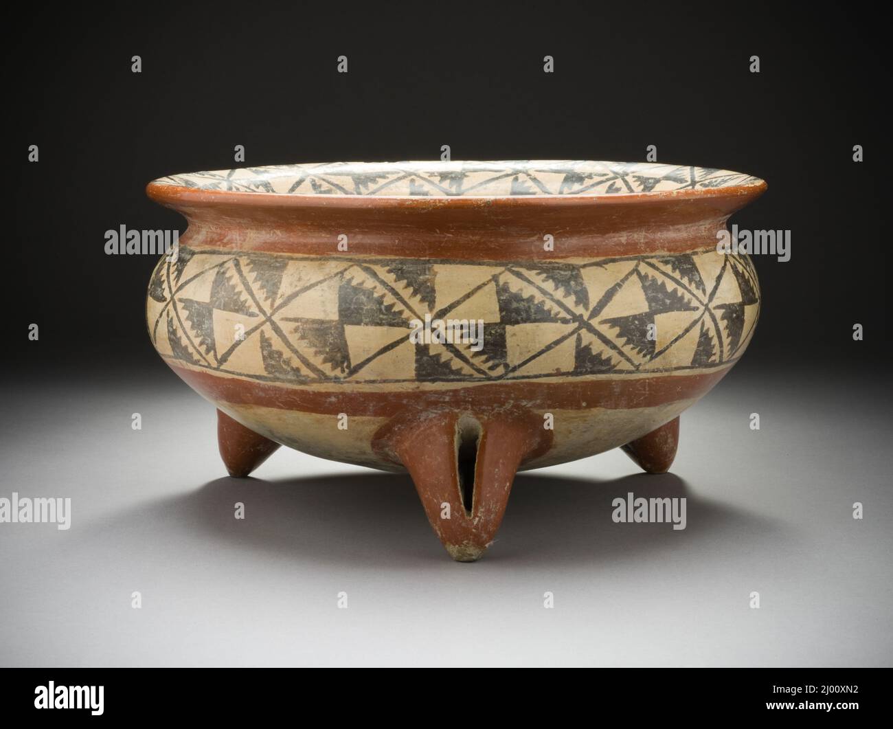 Tripod Bowl with Geometric Design. Mexico, Guanajuato, Chupícuaro, 400