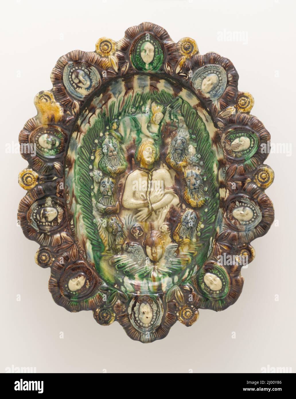Oval Dish with Daniel in the Lion's Den. Palissy (after), Bernard (France, 1509–1590). France, circa 1560-1600. Furnishings; Serviceware. Lead-glazed earthenware, Palissy ware Stock Photo