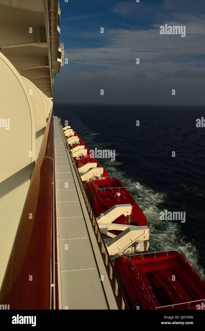 Aussenaufnahme an Bord der NCL Escape mittags im Ärmelkanal  26.10.2015 Stock Photo