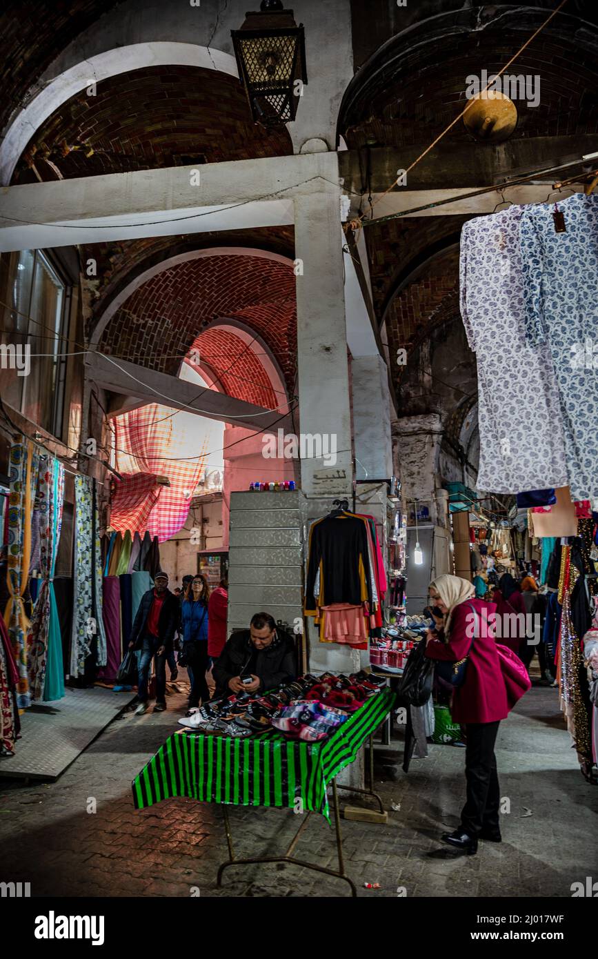 Shops in the medina bazaar of Tunis, Tunisia Stock Photo