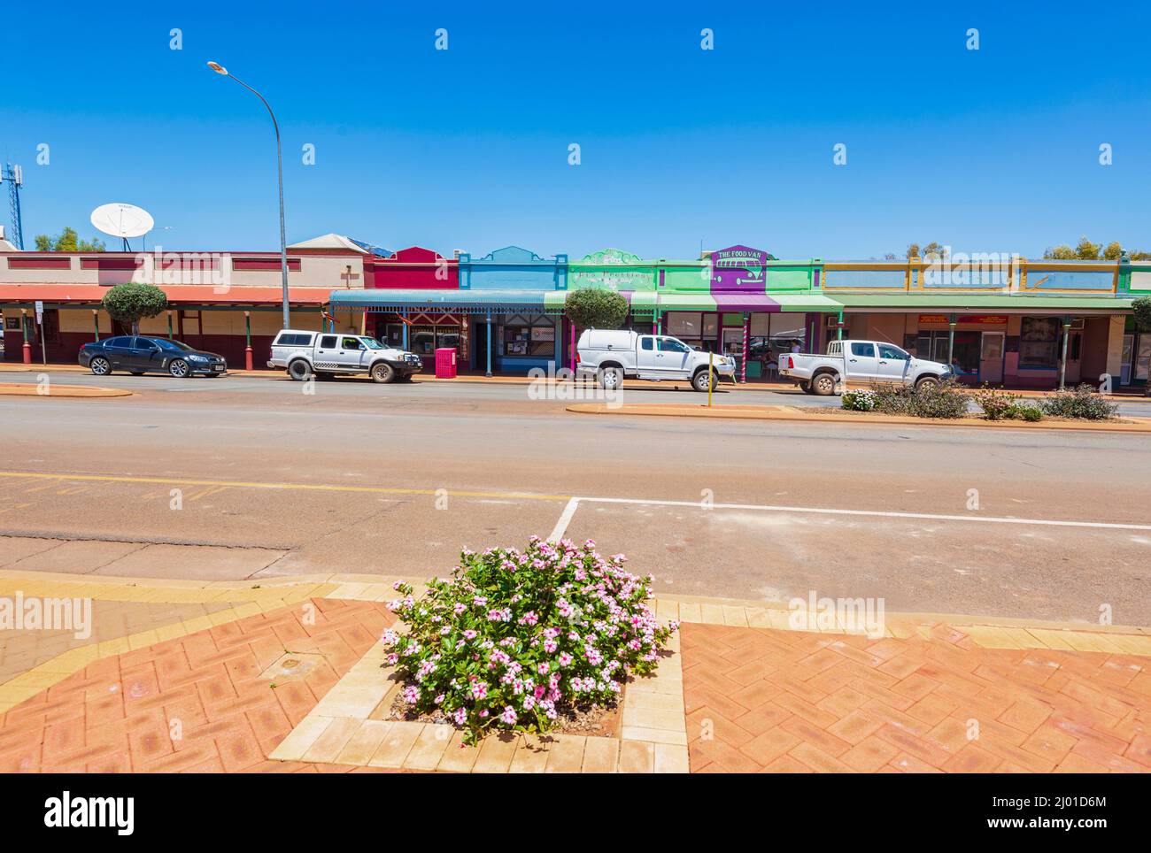 Shops in old colonial buildings in Tower Street, in the small rural town of Leonora, Goldfields-Esperance, Western Australia, WA, Australia Stock Photo