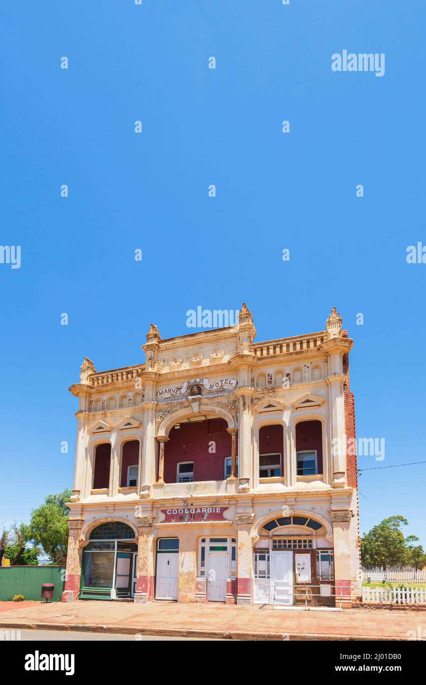 View of the old Marvel Bar Hotel, built 1898, in Bayley Street, in the small rural mining ghost town of Coolgarlie, Goldfields-Esperance, Western Aust Stock Photo