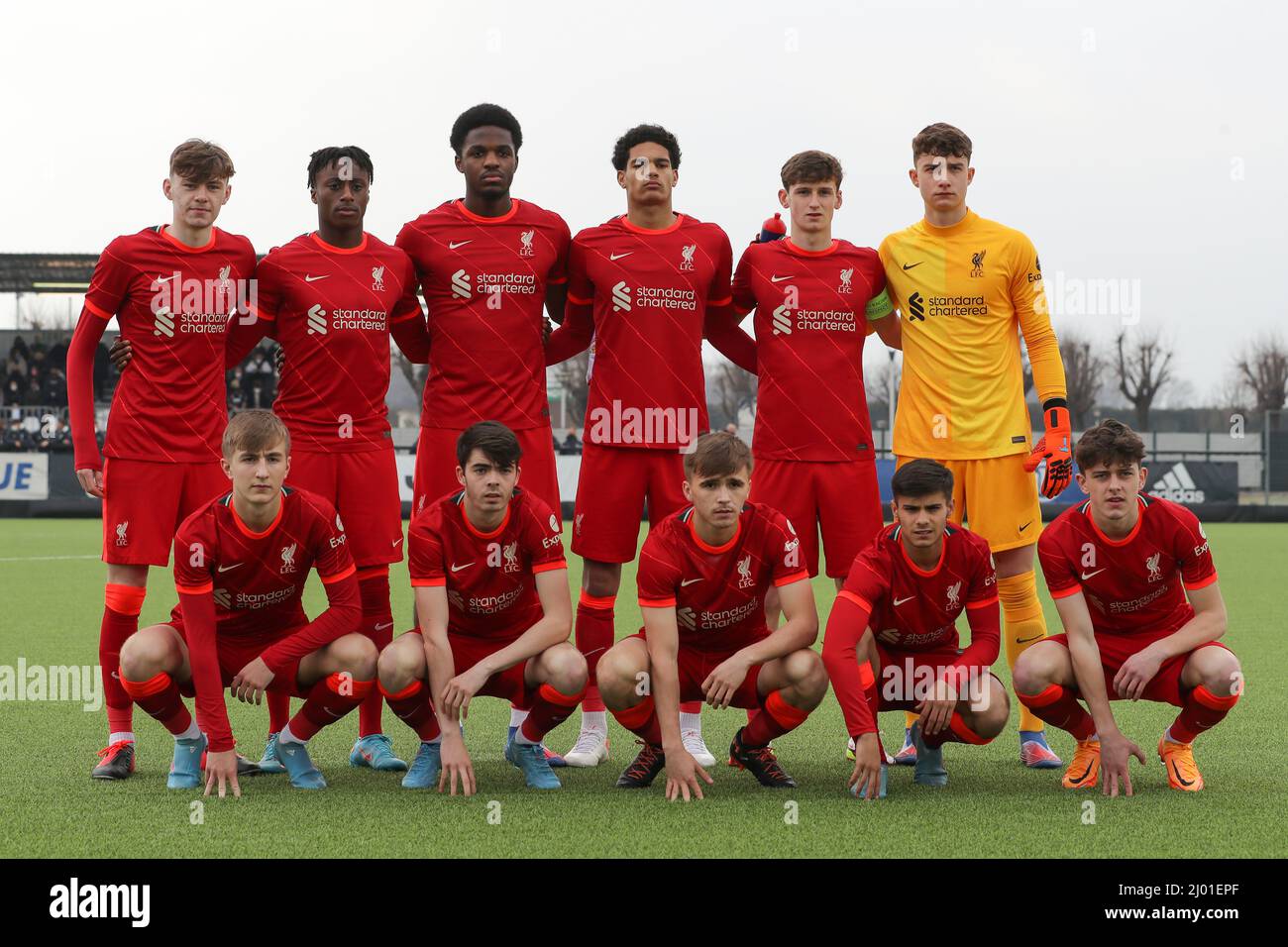 Vinovo, Italy, 15th March 2022. The Liverpool FC starting eleven line up prior to kick off, back row ( L to R ); Conor Bradley, Isaac Mabaya, Billy Koumetio, Jarell Quansah, Tyler Morton and Fabian Mrozek, front row ( L to R ); Max Woltman, Dominic Corness, James Norris, Oakley Cannonier and Owen Beck, in the UEFA Youth League match at the Juventus Center, Vinovo. Picture credit should read: Jonathan Moscrop / Sportimage Credit: Sportimage/Alamy Live News Stock Photo