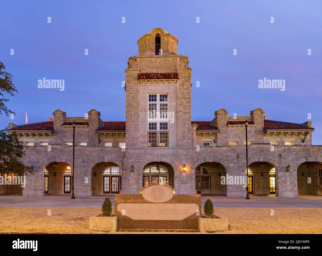 Union station ground transportation hi-res stock photography and images ...