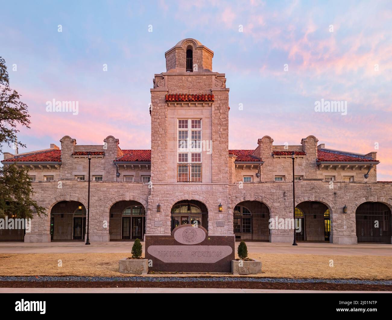 Union station ground transportation hi-res stock photography and images ...
