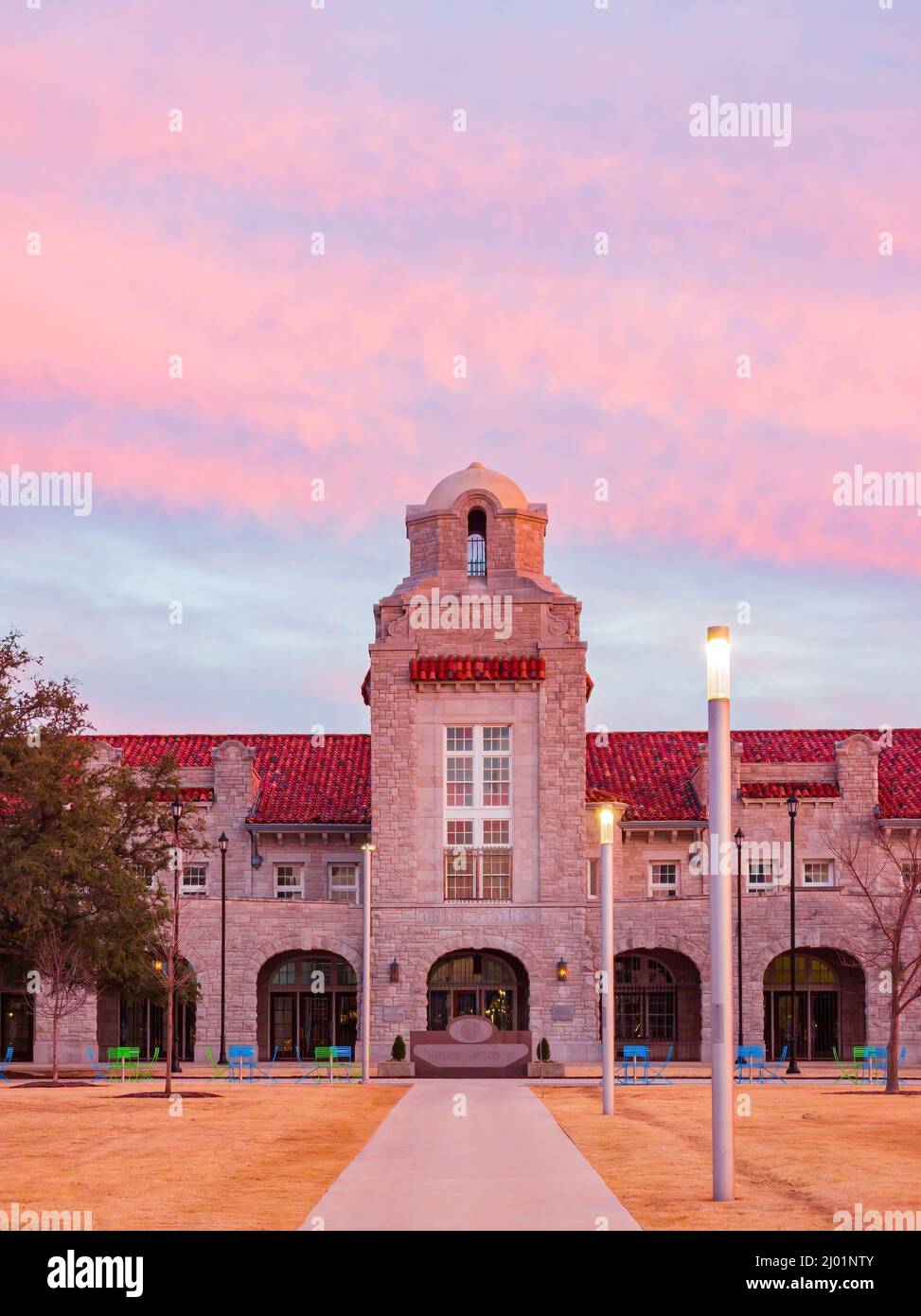 Union station ground transportation hi-res stock photography and images ...