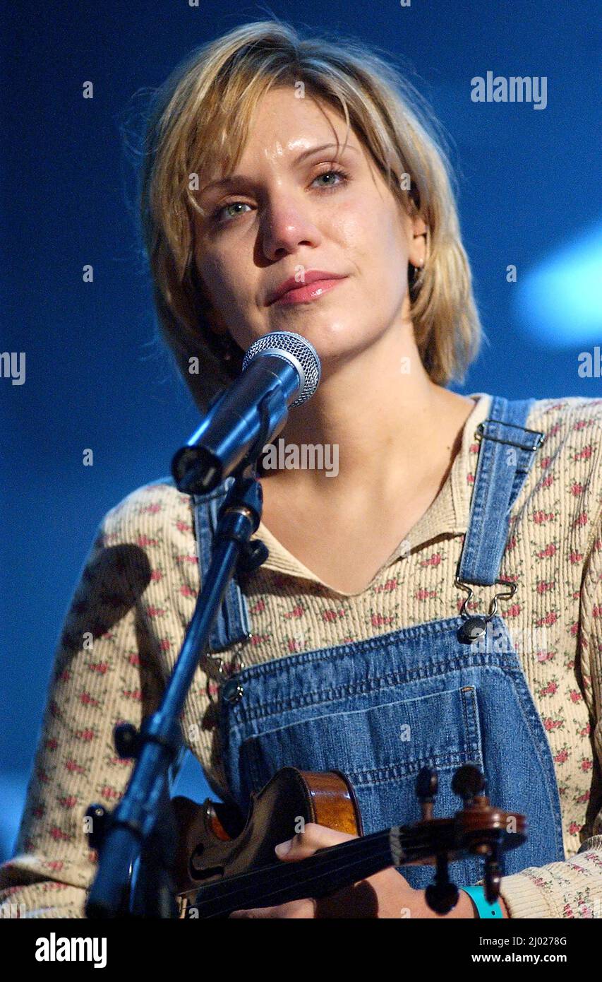 Allison Krause at the Kodak Theater in Hollywood for the Lifetime TV show, Women Rock! Girls and Guitars. 2003  Credit: Ron Wolfson / Rock Negatives / MediaPunch Stock Photo