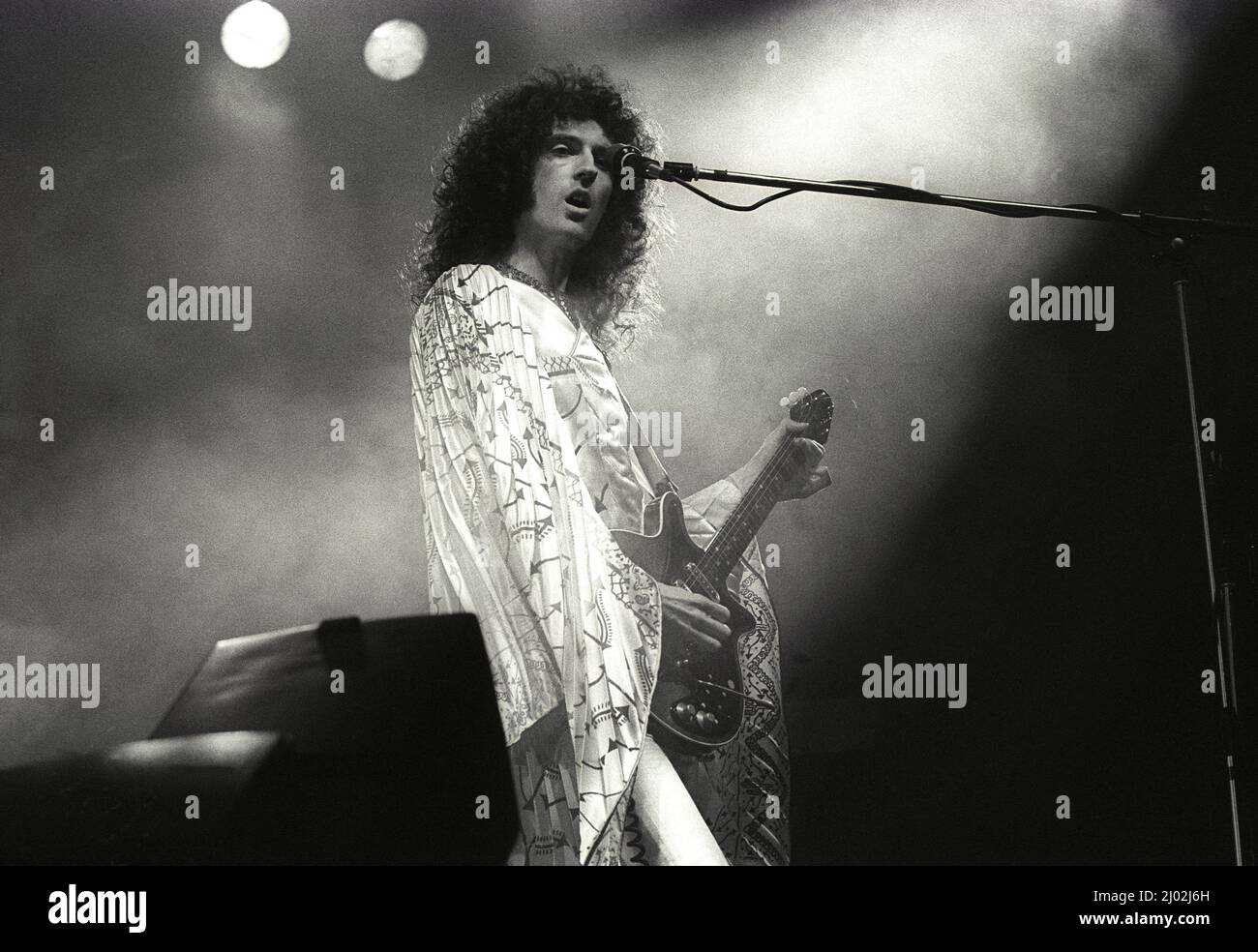 Brian May of Queen Hyde Park 1976 Stock Photo - Alamy