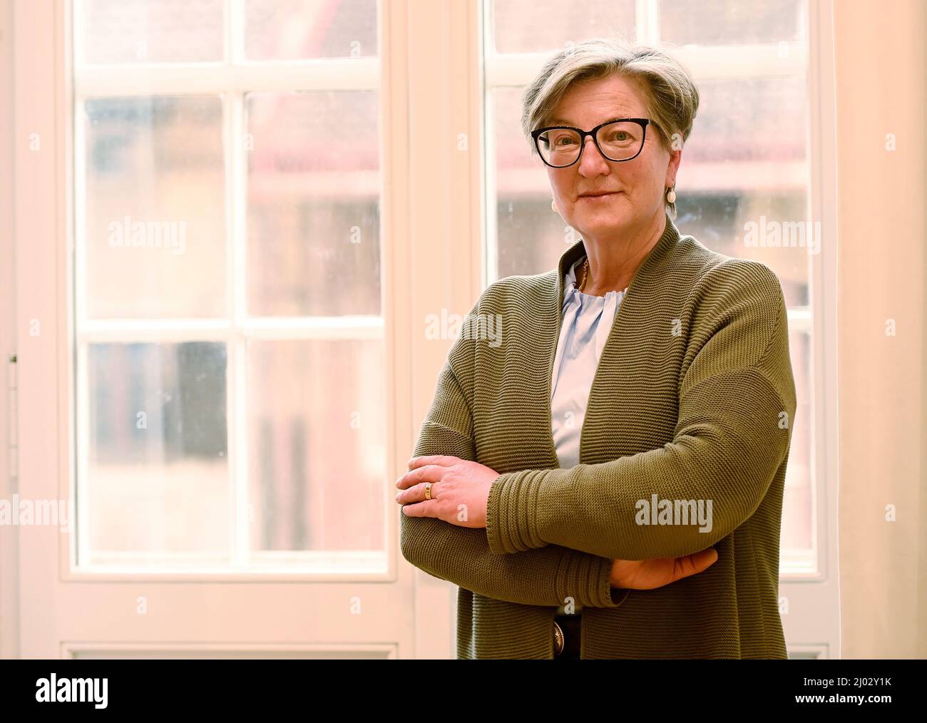 Garmisch Partenkirchen, Germany. 15th Mar, 2022. The mayor of Markt  Garmisch-Partenkirchen, Elisabeth Koch (CSU), stands in the town hall.  Credit: Angelika Warmuth/dpa/Alamy Live News Stock Photo - Alamy