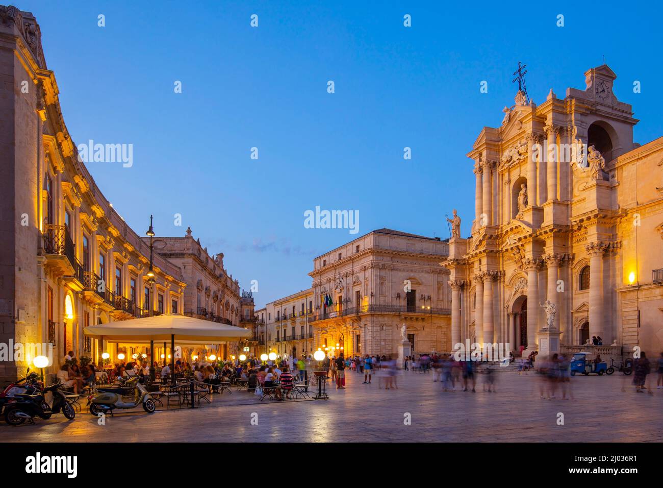 Piazza Duomo, Ortigia, Siracusa, Sicily, Italy, Europe Stock Photo - Alamy