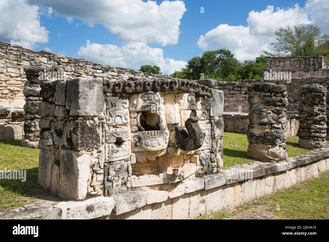 Mayan mask hi-res stock photography and images - Alamy