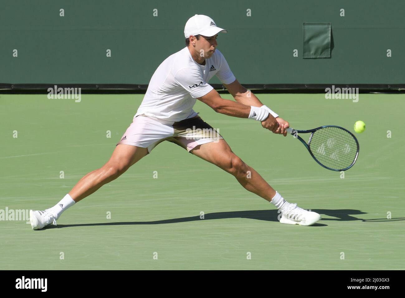 Indian Wells, California on March 15, 2022: Jaume Munar (ESP) is defeated by Taylor Fritz (USA) 4-6, 6-2, 6-7 (2-7), at the BNP Paribas Open being played at Indian Wells Tennis Garden in Indian Wells, California on March 15, 2022: © Karla Kinne/Tennisclix/CSM Credit: Cal Sport Media/Alamy Live News Stock Photo