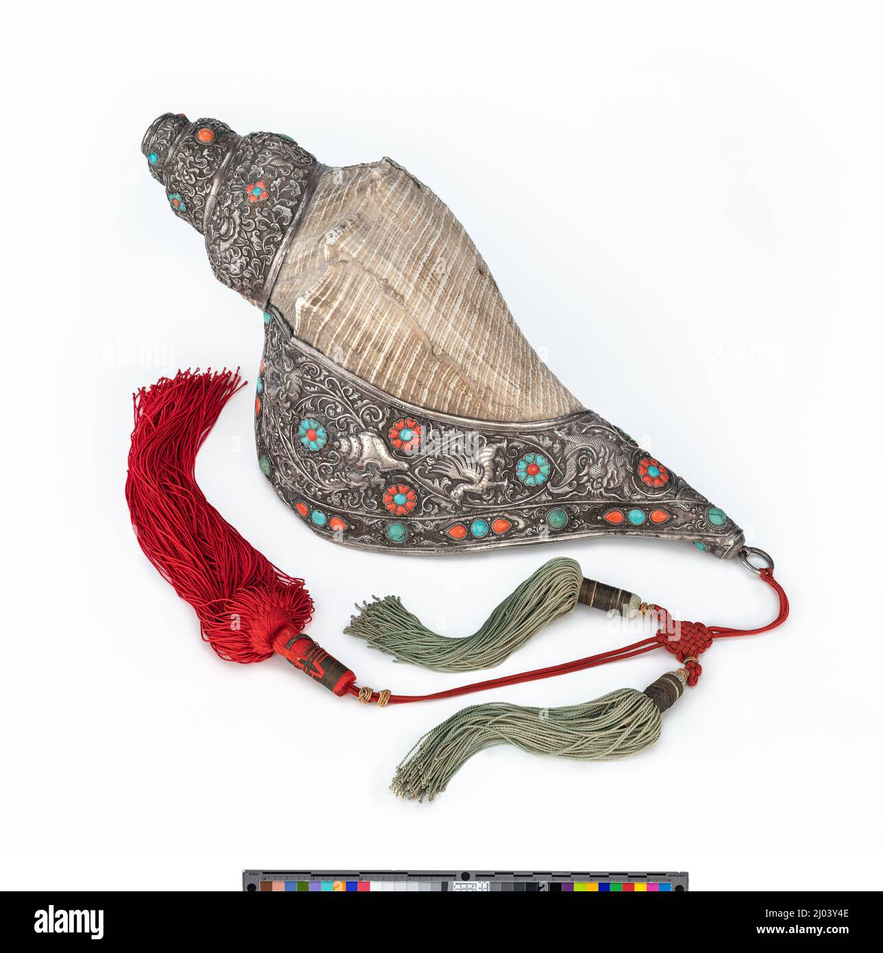 Conch Shell Ritual Buddhist ritual conch shell hi-res stock photography and images - Alamy