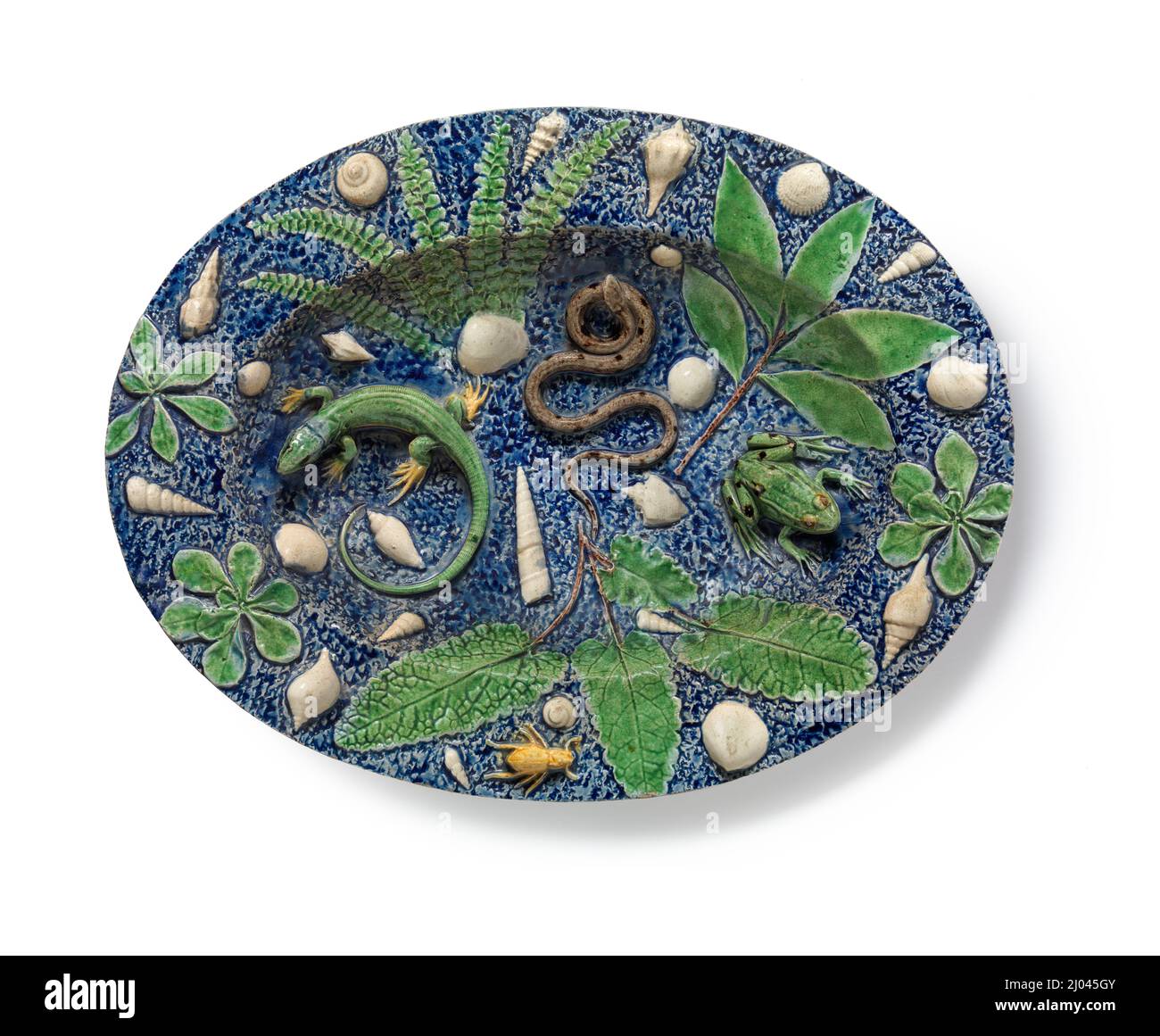 Oval Rustic Dish with Shells and Reptiles. Palissy (after), Bernard (France, 1509–1590). France, circa 1560-1600. Furnishings; Serviceware. Lead-glazed earthenware, Palissy ware Stock Photo