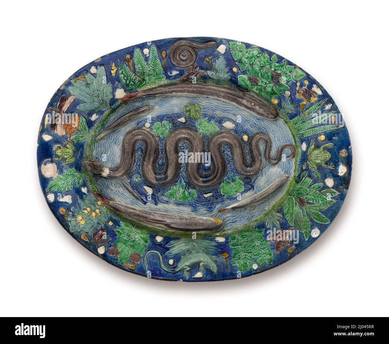 Large Oval Rustic Dish with Fish and Reptiles. Palissy (after), Bernard (France, 1509–1590). France, 1528-1545. Furnishings; Serviceware. Lead-glazed earthenware, Palissy ware Stock Photo