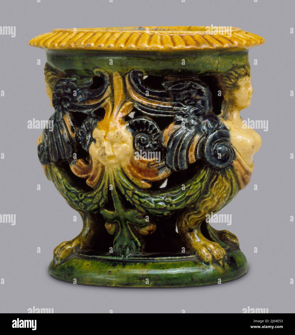 Salt Cellar with Sphinxes. Palissy (after), Bernard (France, 1509–1590). France, circa 1560-1600. Furnishings; Serviceware. Lead-glazed earthenware, Palissy ware Stock Photo