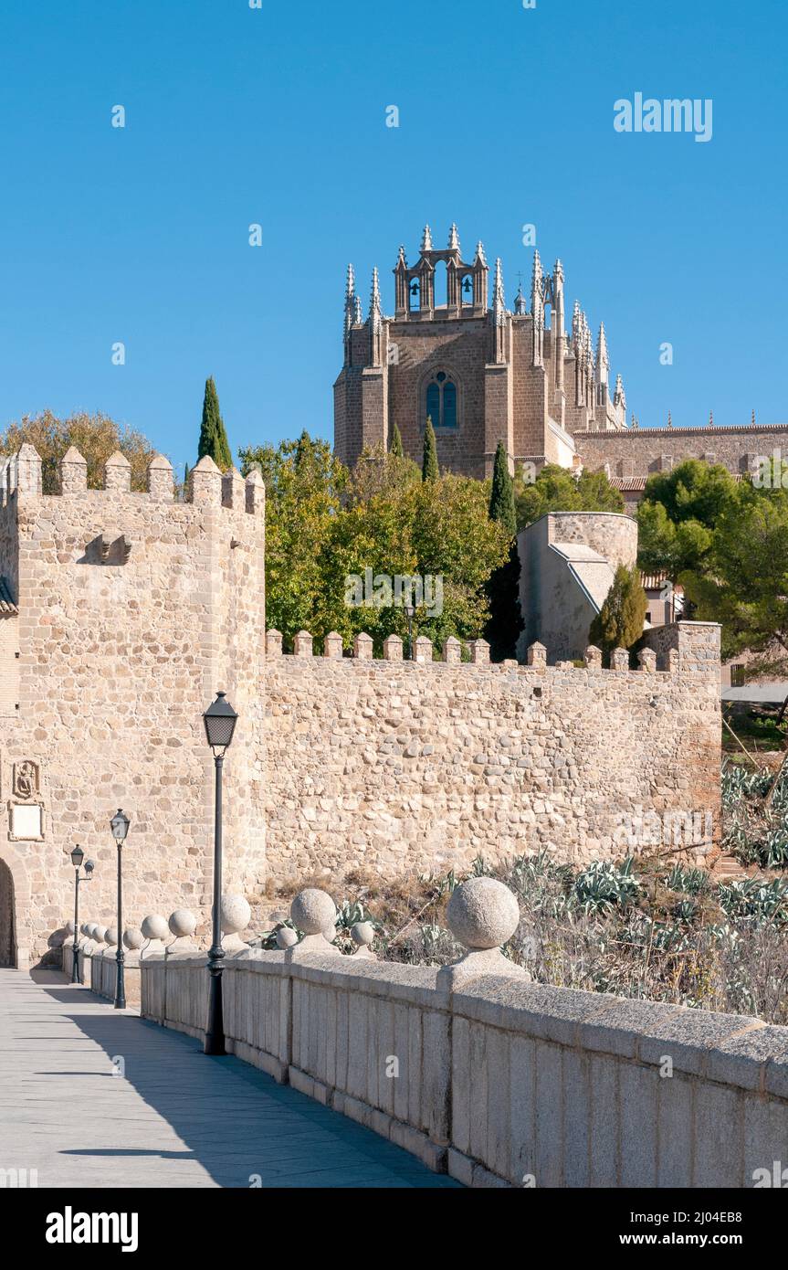 Views of the medieval walled city of Toledo from the San Martin bridge/Puente de San Martin Stock Photo