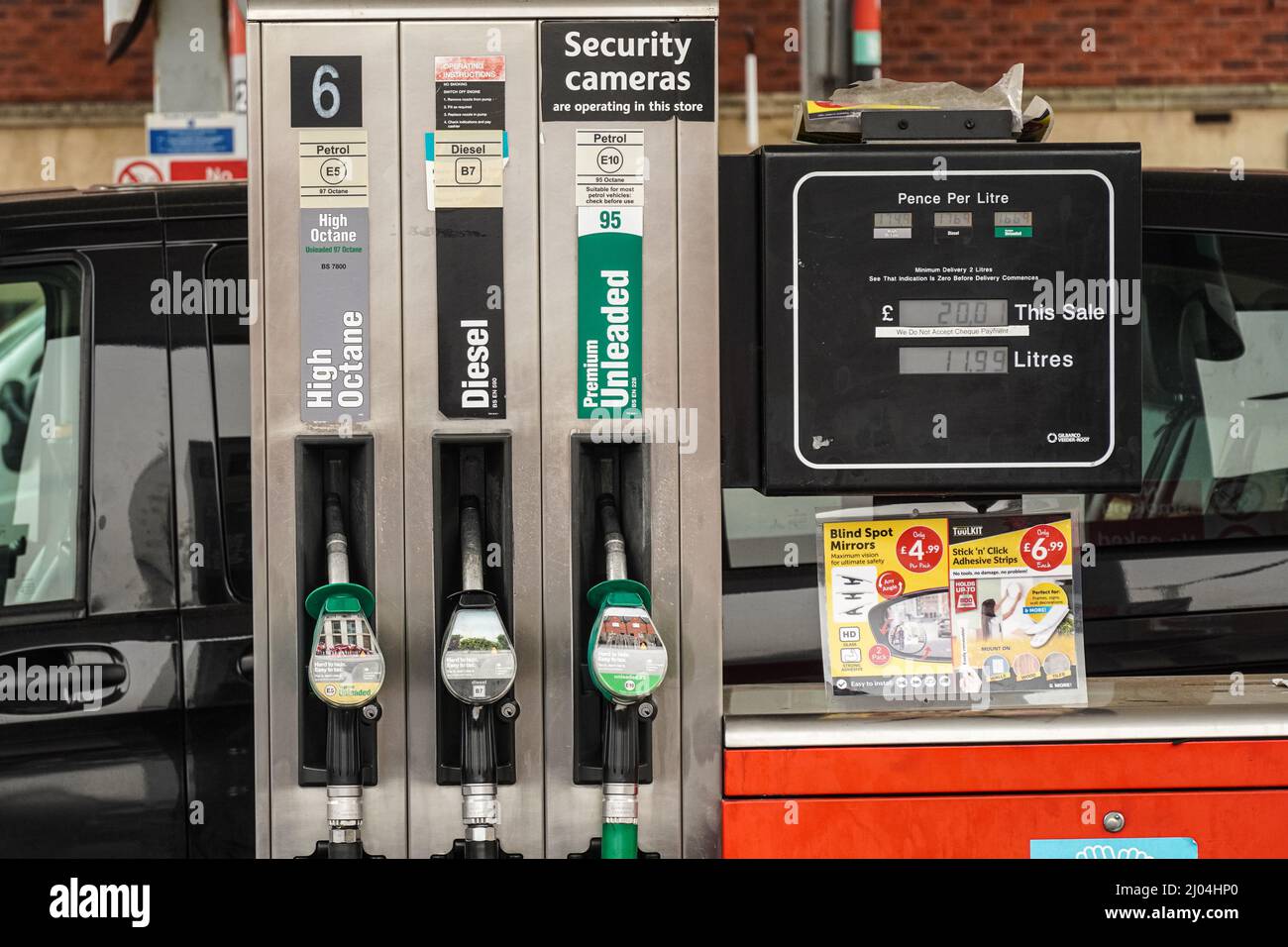 Hornchurch, Essex, UK. 16th Mar, 2022. Fuel prices at record high as average cost per litre of petrol is 165p. Credit: Marcin Rogozinski/Alamy Live News Stock Photo