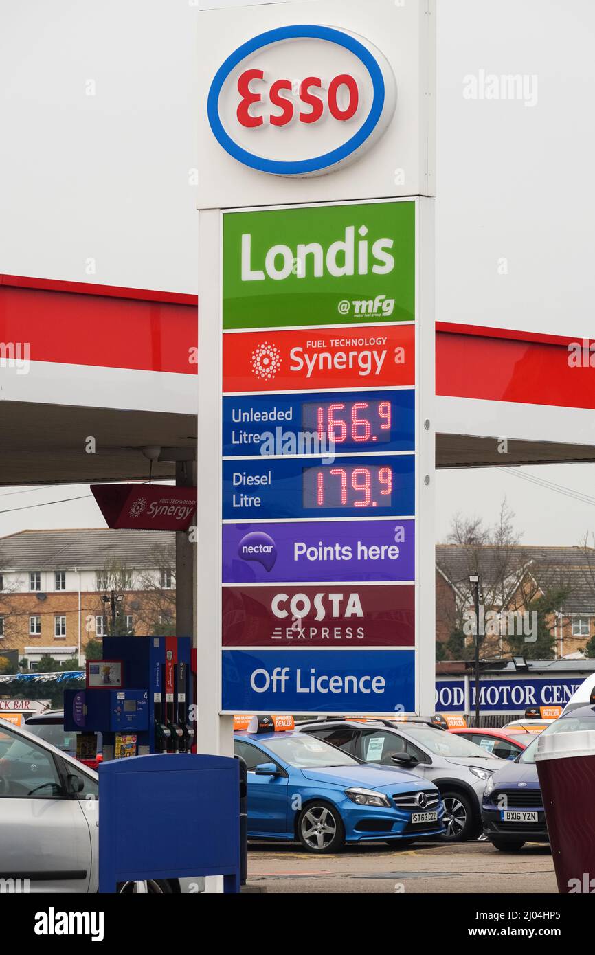 Esso logo and prices hires stock photography and images Alamy