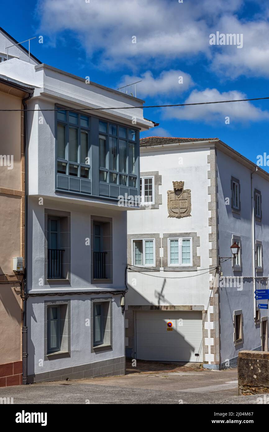 Calles y casas de la ciudad de Mondoñedo, Lugo, Galicia, España Stock Photo