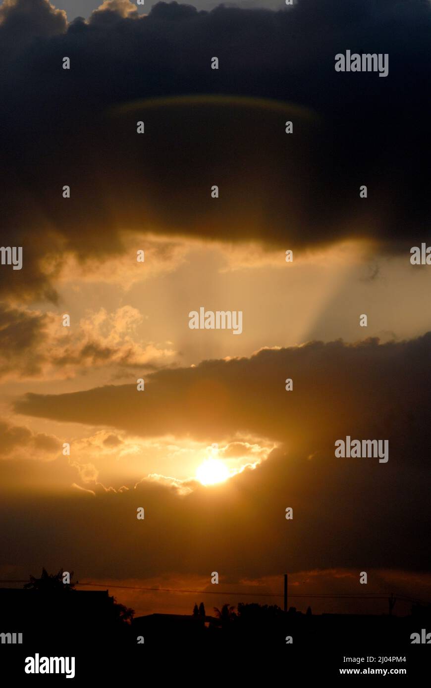 Dramatic sunrise stratocumulus clouds hi-res stock photography and ...