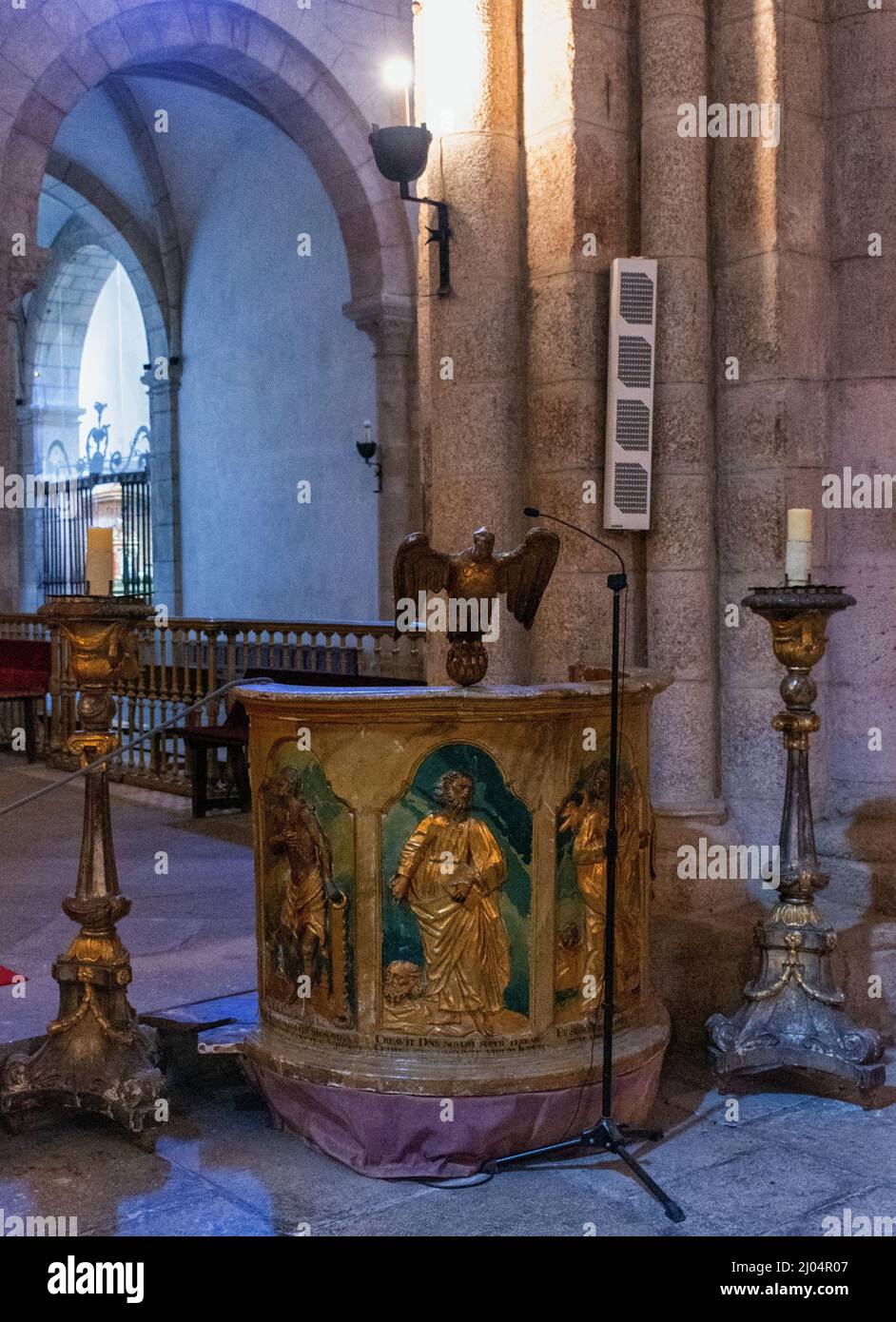Pulpito en la Catedral de Mondoñedo, Lugo, España Stock Photo