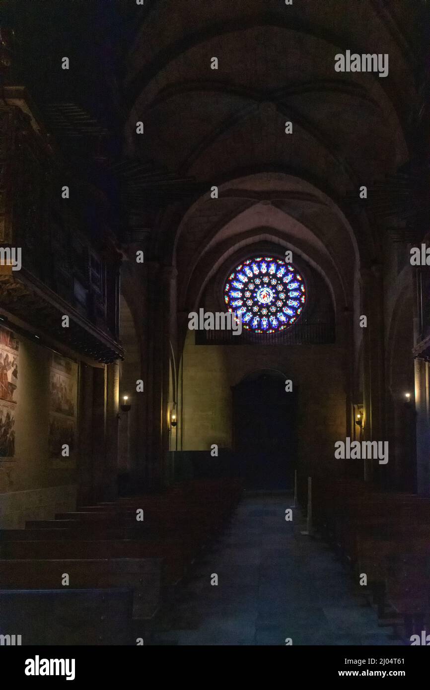 Vidrieras de la Catedral de la Asunción en Mondoñedo, Galicia, Lugo, España Stock Photo