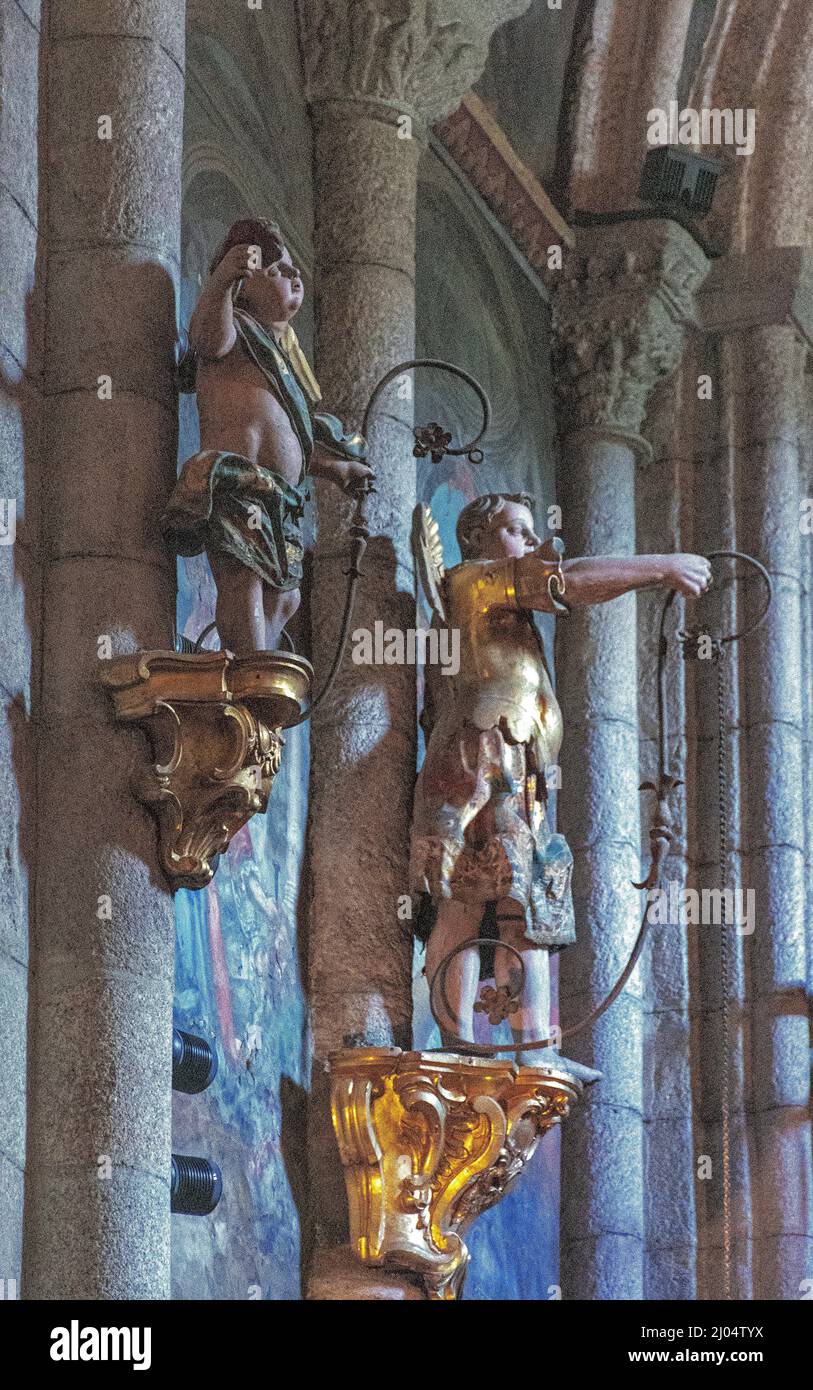 Detalles y retablo de la Capilla Mayor de la Catedral de Mondoñedo, Lugo, España Stock Photo