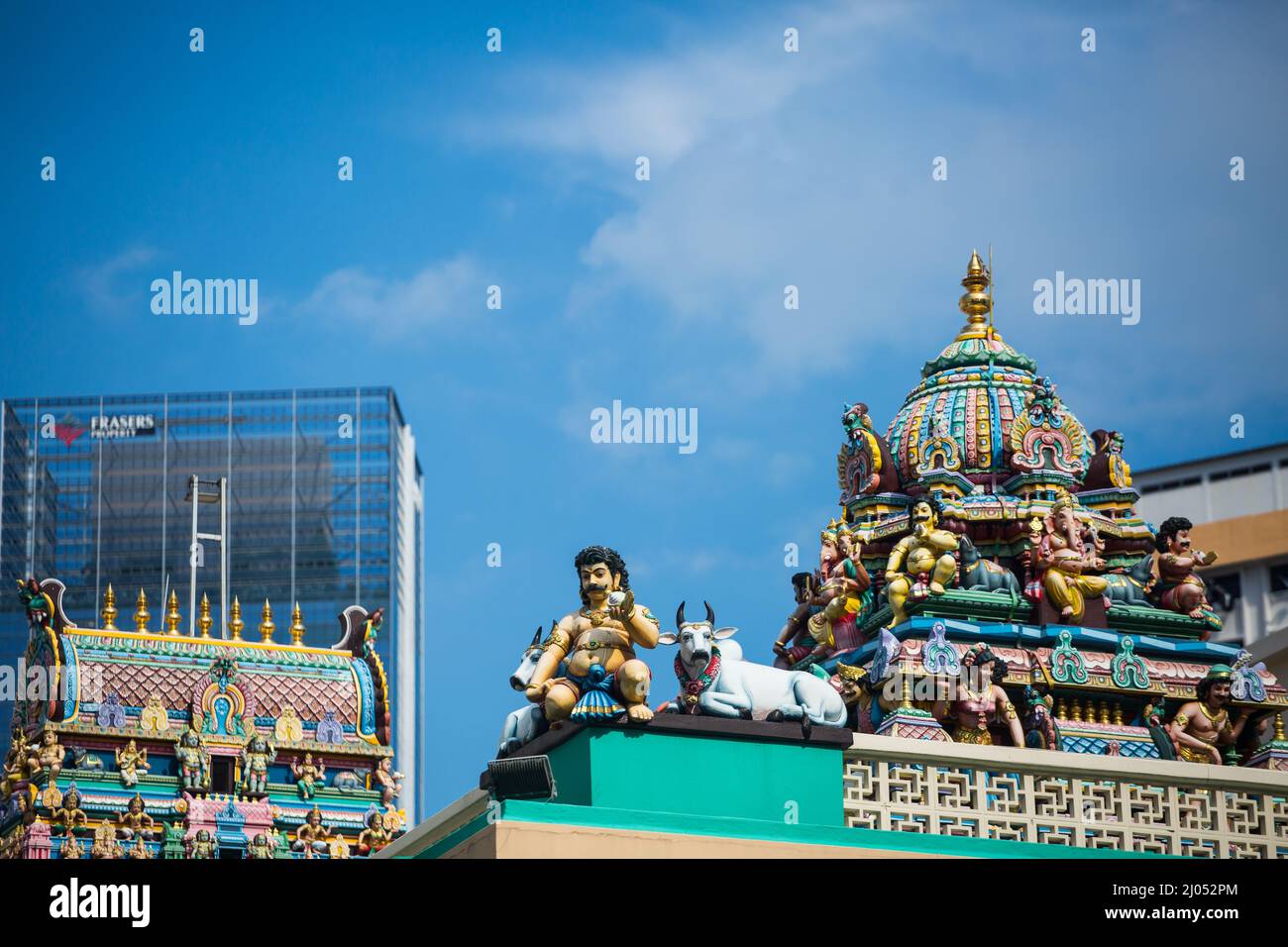 Close up view of Sri Layan Sithi Vinayagar Temple roof decoration. Singapore 2022. Stock Photo