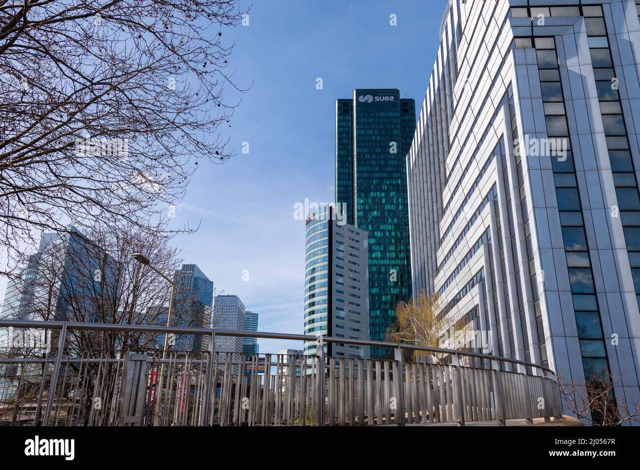 Exterior view of the tower housing the headquarters of Suez, a French water and waste management group, located in Paris-La Defense Stock Photo