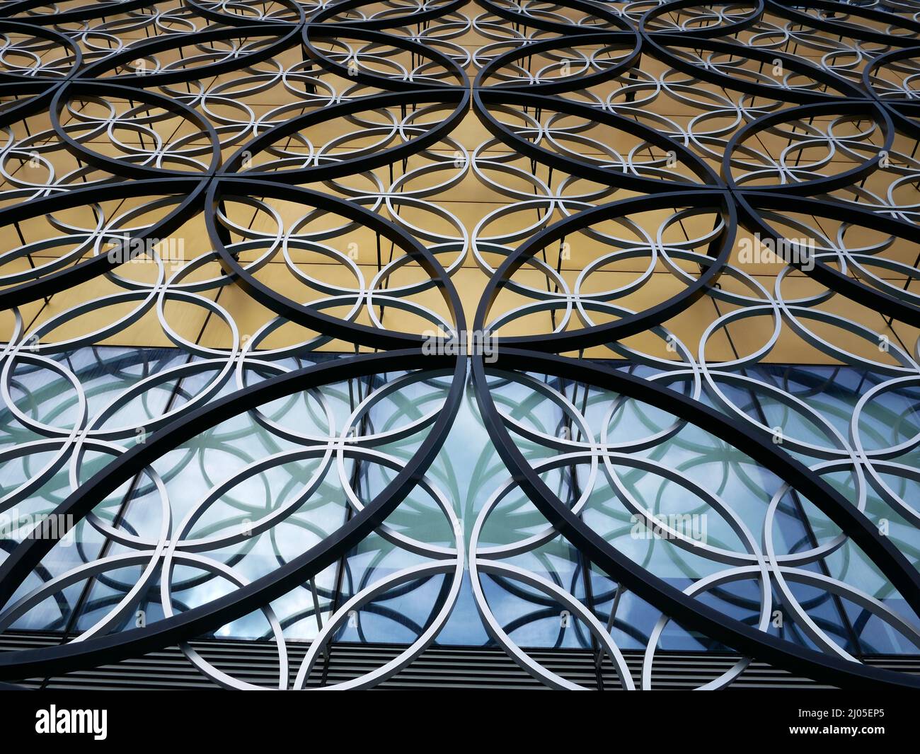 Birmingham Library detail of the decorative external cladding designed by Mecanoo architects studio as a nod to the city's jewellery quarter. Stock Photo