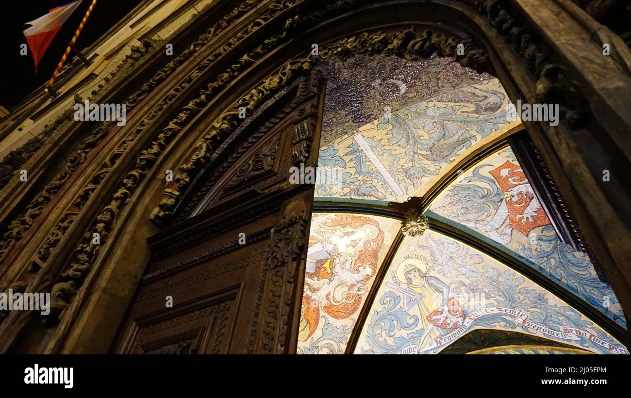 Golden mosaic ceiling hi-res stock photography and images - Alamy