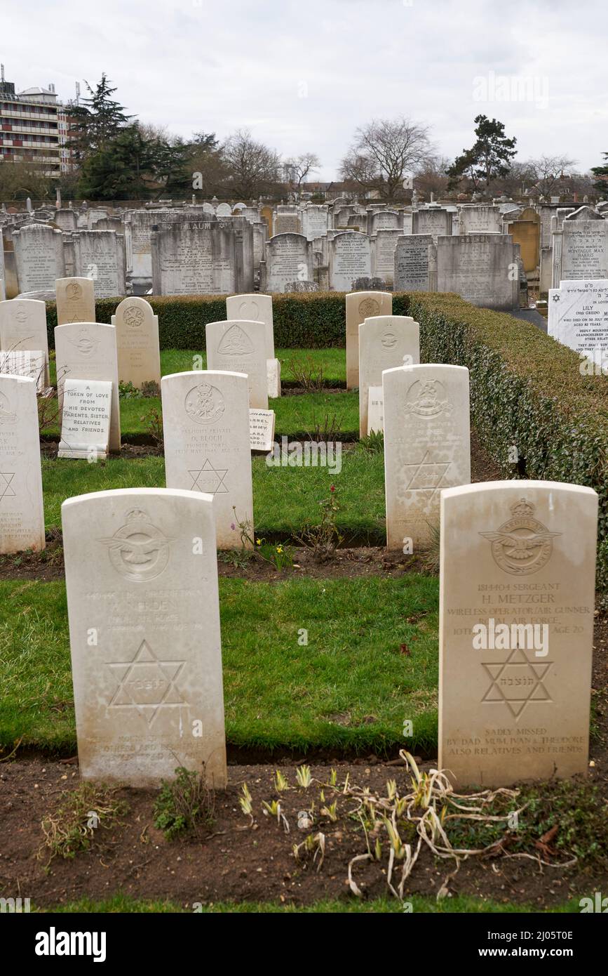 jewish soldiers WW2 graves east ham jewish cemetery Stock Photo