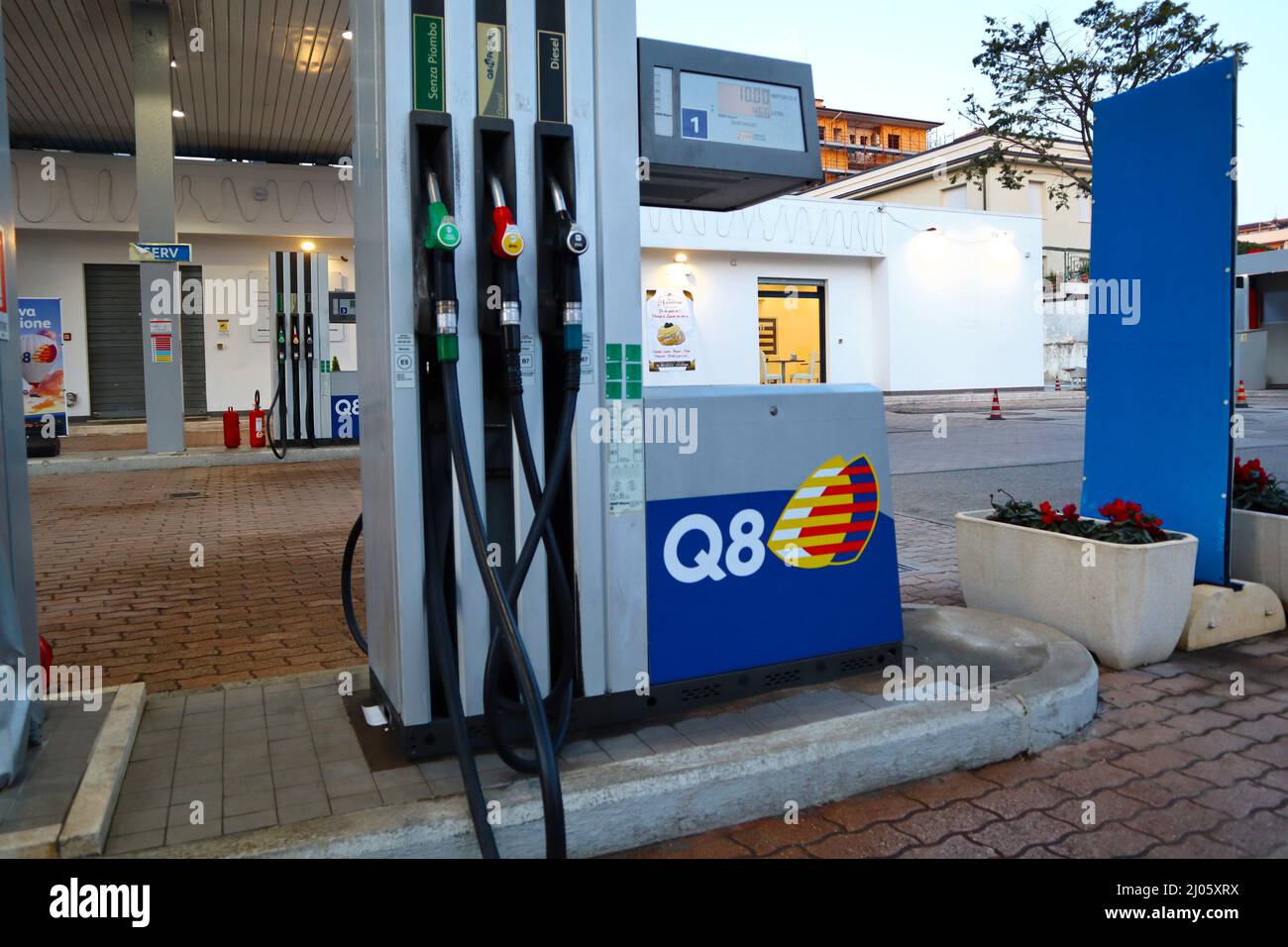 Q8 Gas Station sign. Kuwait Petroleum International Stock Photo Alamy