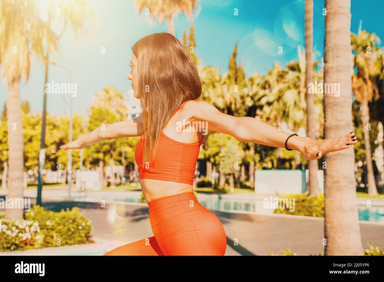 Stretching exercises outdoor hi-res stock photography and images - Alamy