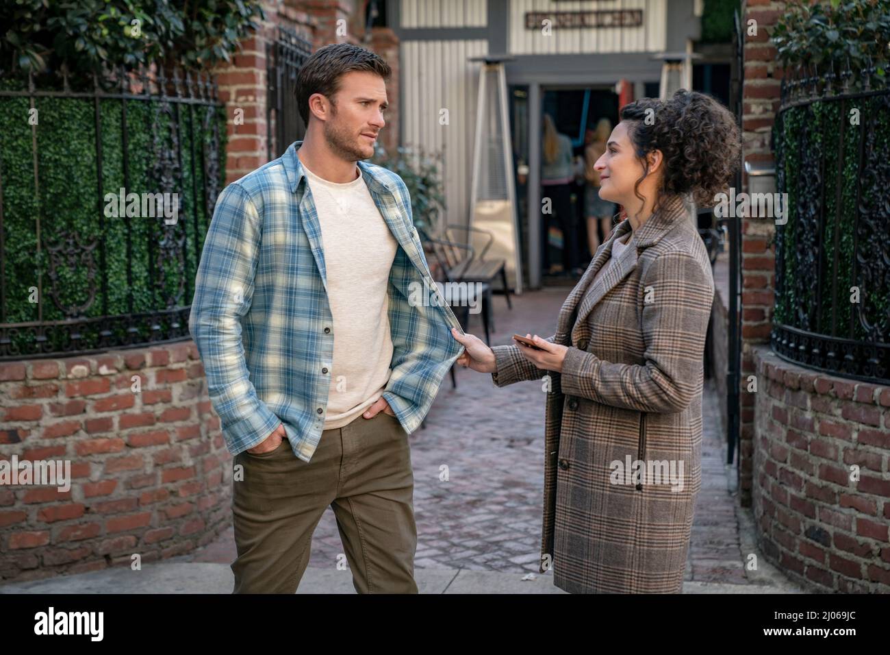 RELEASE DATE: February 11, 2022 TITLE: I Want You Back. STUDIO: Amazon Studios. DIRECTOR: Jason Orley. PLOT: Newly dumped thirty-somethings Peter and Emma team up to sabotage their exes' new relationships and win them back for good. STARRING: SCOTT EASTWOOD as Noah, JENNY SLATE as Emma. (Credit Image: © Amazon Studios/Entertainment Pictures) Stock Photo