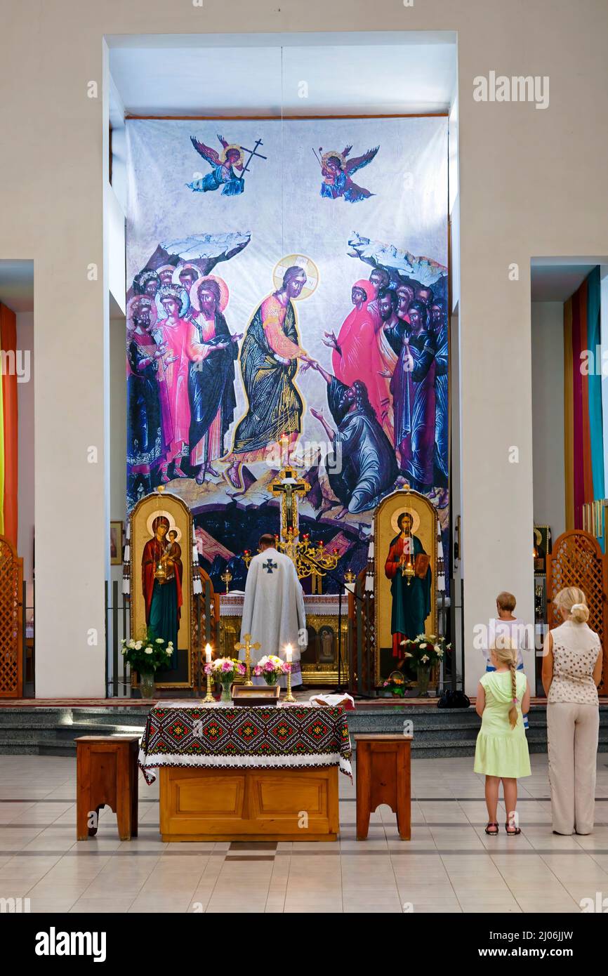Modern church altar hi-res stock photography and images - Alamy