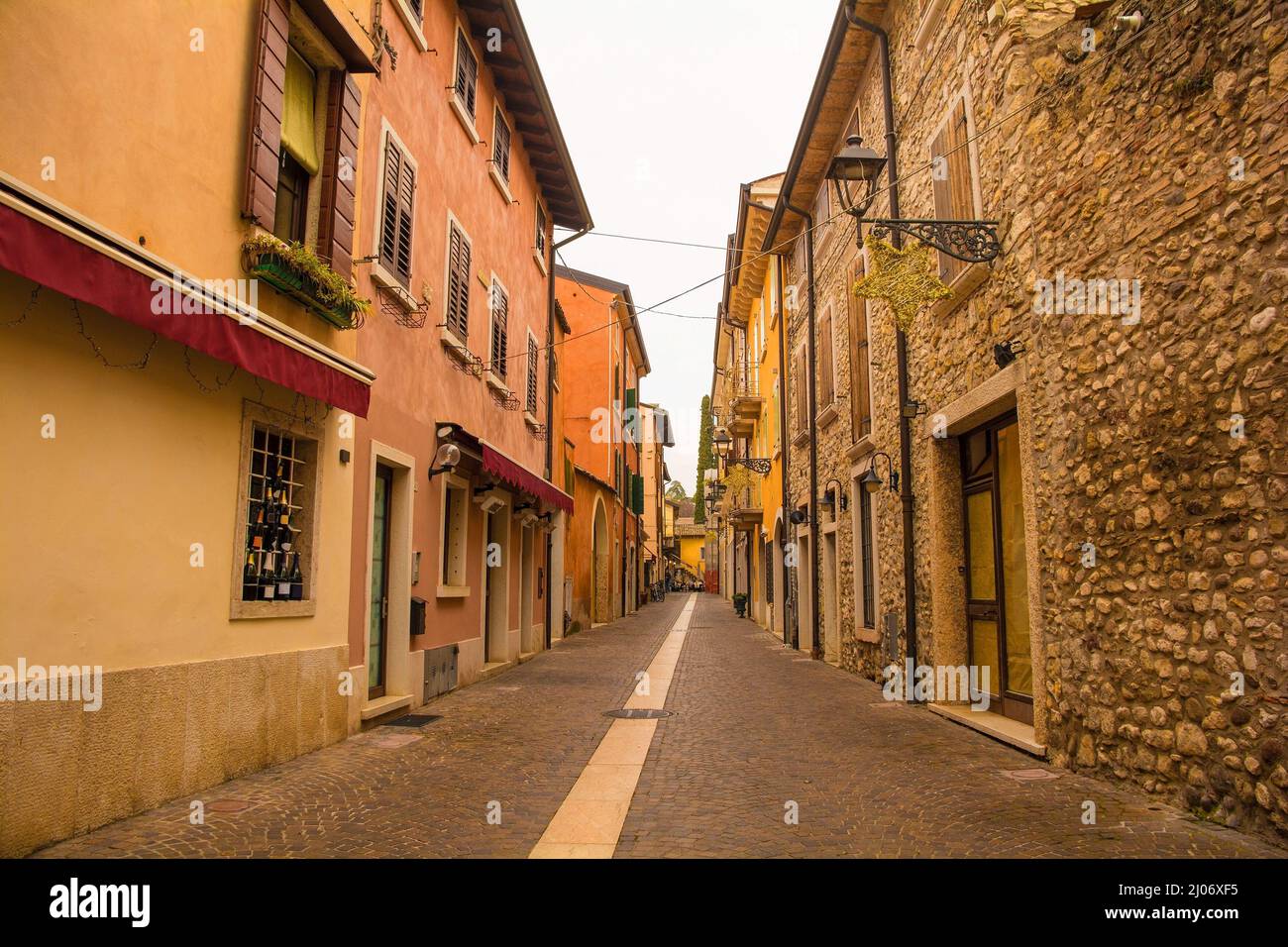 A street at Christmas in the old town of Bardolino on the east shore of lake Garda, Verona Province, Veneto, north east Italy Stock Photo