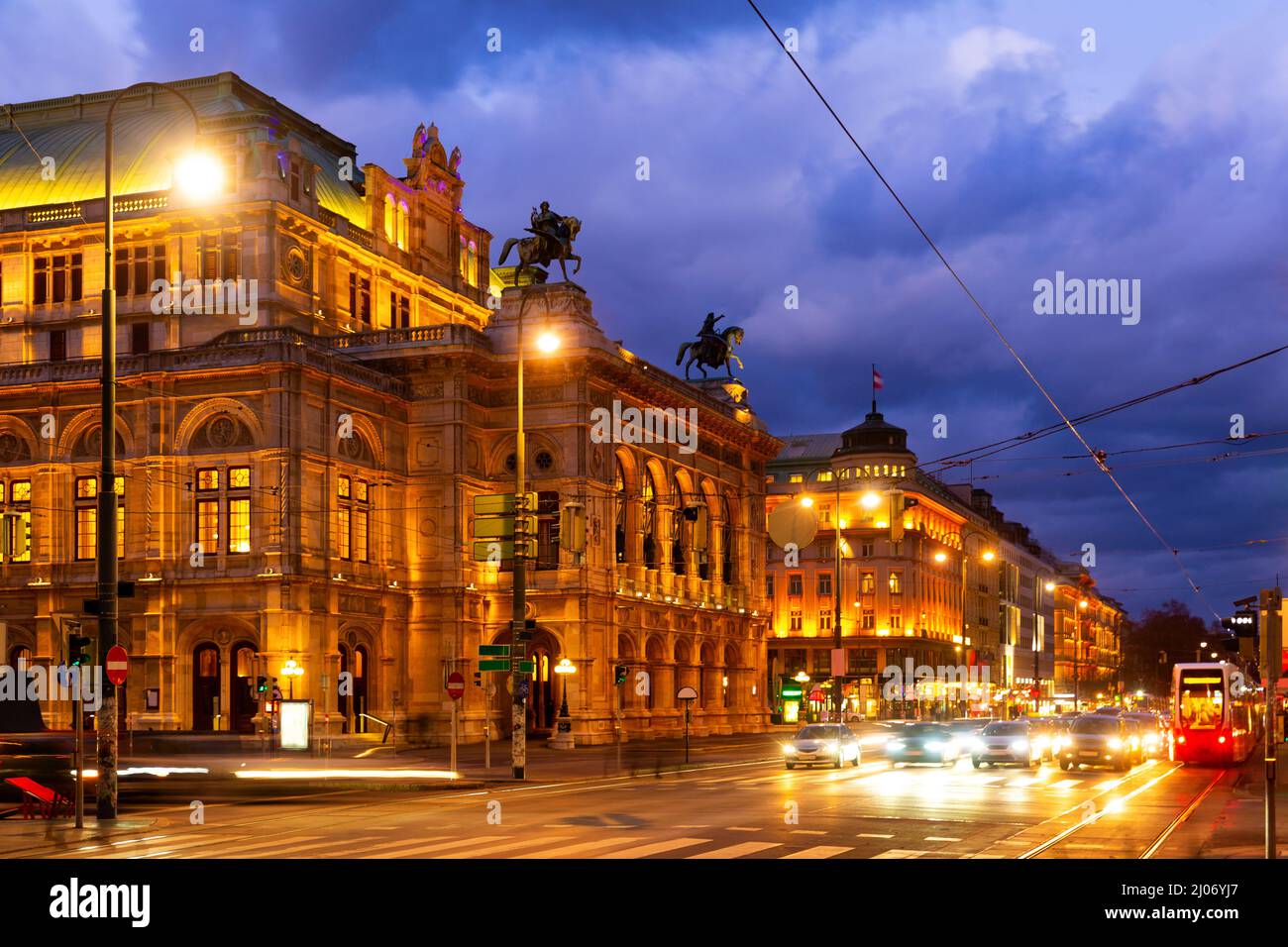 Opernring And Vienna State Opera In Vienna Stock Photo Alamy opernring-and-vienna-state-opera-in-vienna-stock-photo-alamy
