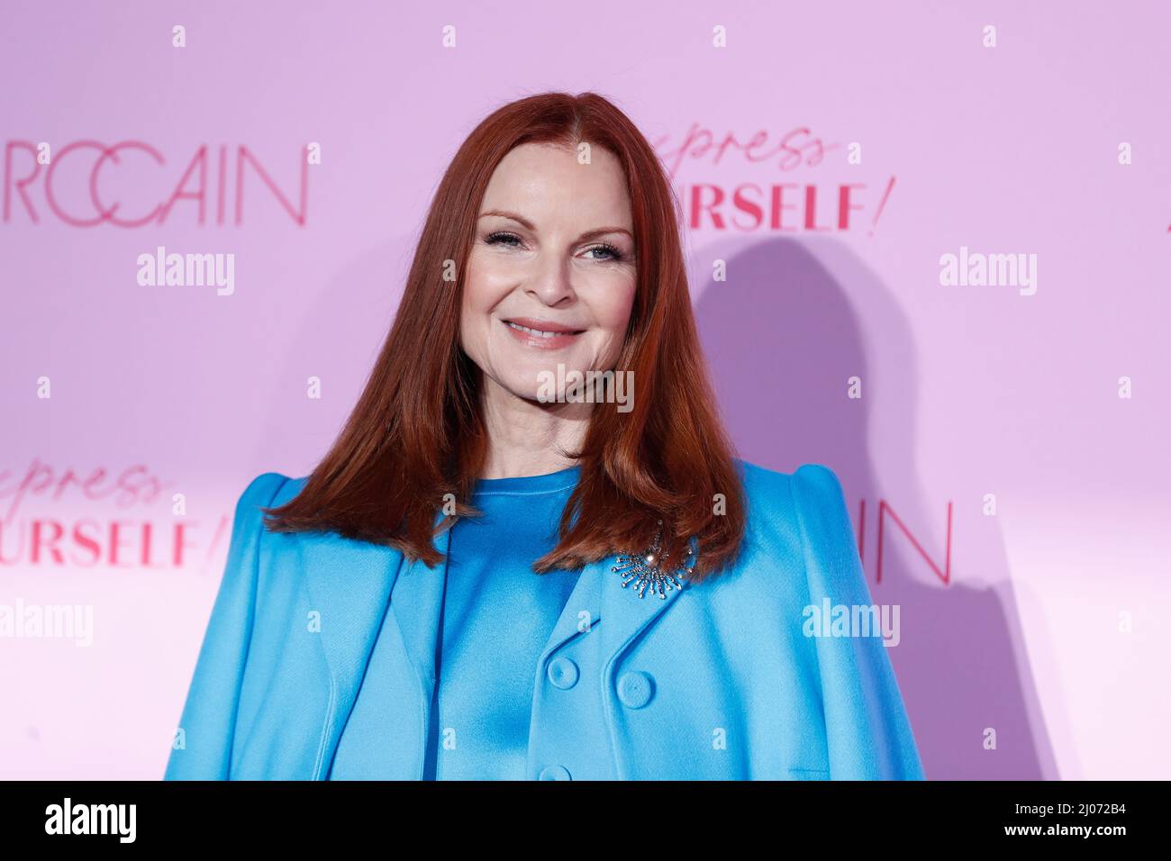 Berlin, Germany. 16th Mar, 2022. Berlin Fashion Week: Marcia Cross arrives at the Wintergarten Varieté for the show of the label Marc Cain and stands on the pink carpet. Credit: Gerald Matzka/dpa/Alamy Live News Stock Photo