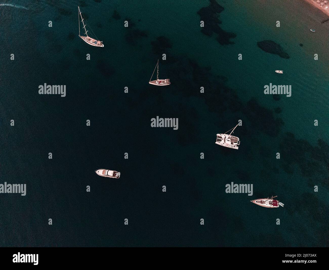 Boats birds eye view hi-res stock photography and images - Alamy