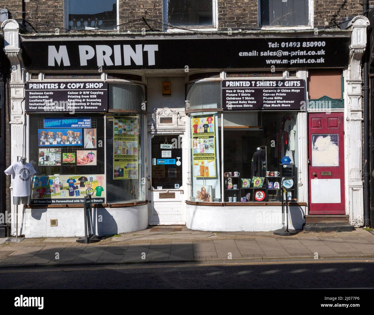 M Print printers and copy shop in town centre, Great Yarmouth, Norfolk, England, UK Stock Photo
